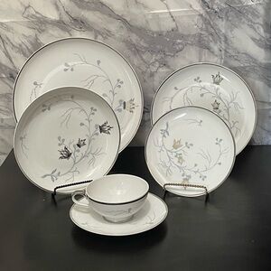 Classic Floral Dinnerware Set - White and Gray